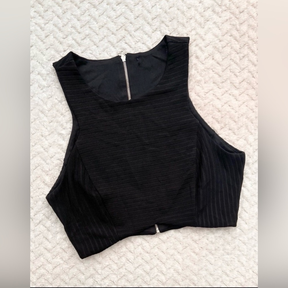 Y2K Black Sleeveless Textured Cropped Top Zipper Detail S Witchy Whimsical Goth